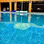 Victoria And Lounge Hotel 2*
