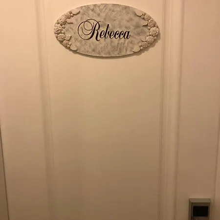 Victoria And Lounge Hotel