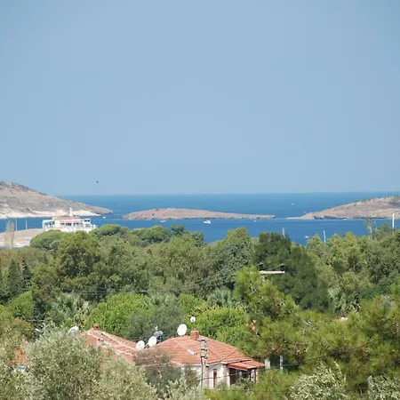 Victoria And Lounge Foça