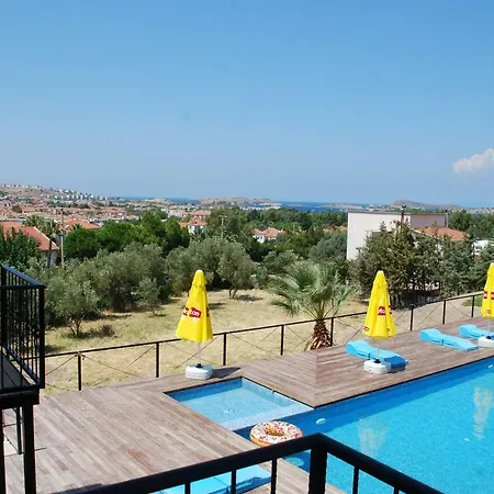 Victoria And Lounge Foça