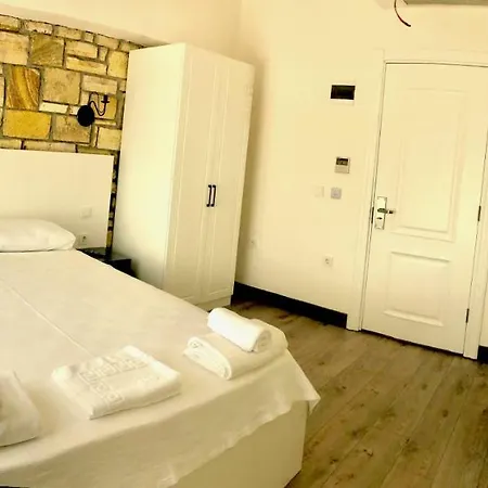 Hotel Victoria And Lounge