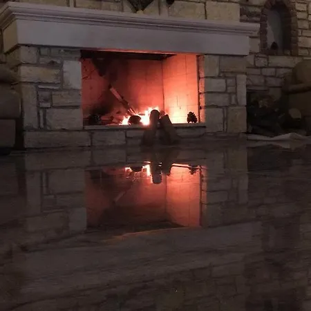 Victoria And Lounge Foça