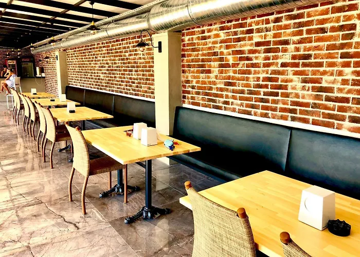 Hotel Victoria And Lounge