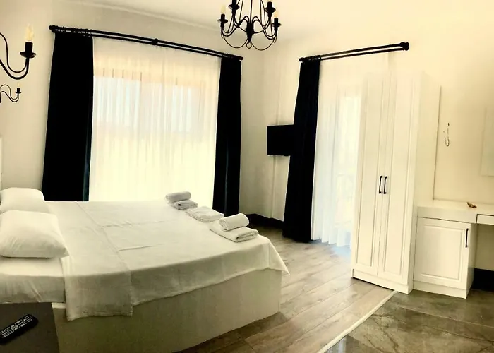 Victoria And Lounge 2* Foca