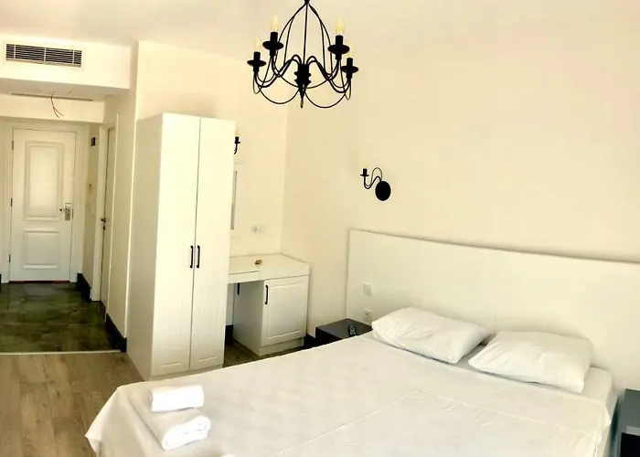 Hotel Victoria And Lounge