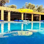 Victoria And Lounge 2* Foca