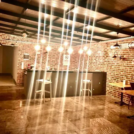Victoria And Lounge فندق 2*