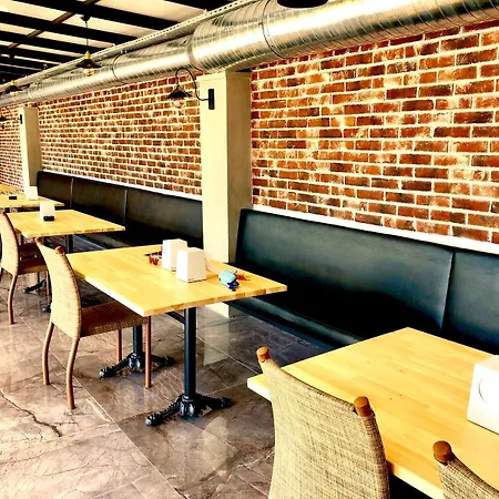 فندق Victoria And Lounge