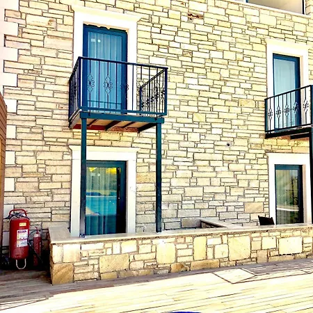 Victoria And Lounge Hotel