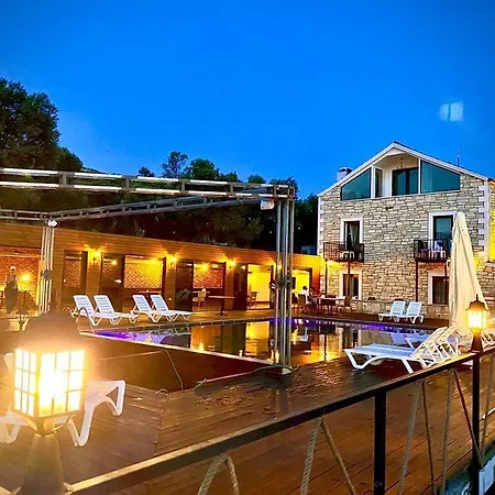 Victoria And Lounge فندق فوكا