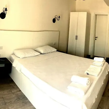 فندق Victoria And Lounge 2*