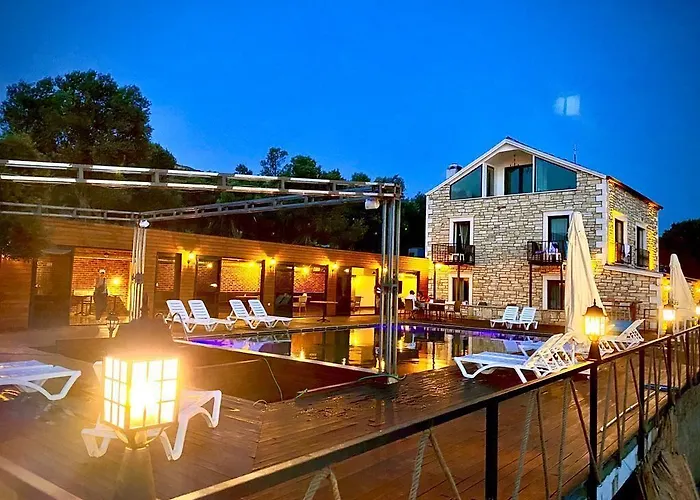 Victoria And Lounge Otel Foça