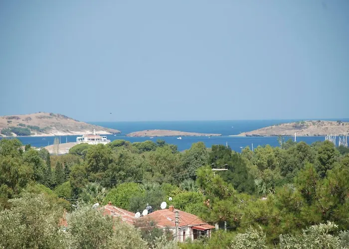 Victoria And Lounge Foça