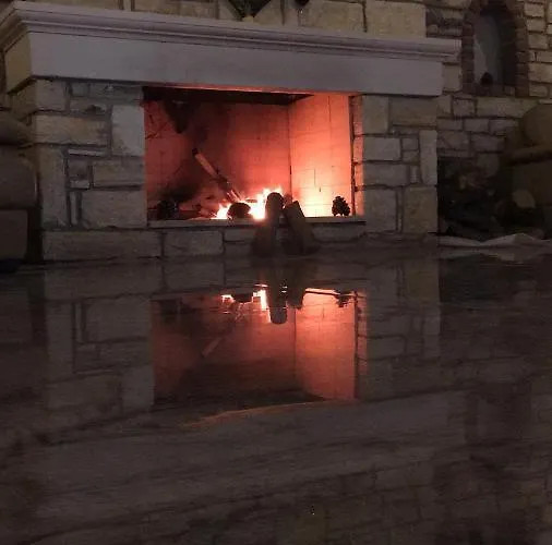 Victoria And Lounge Foça